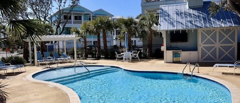 Great community pool to enjoy with the family