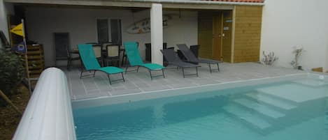 préau côté piscine