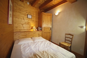 chambre 1 avec lit 140 x 190 cm