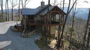 Golden Eagle Landing at Leatherwood Mountains