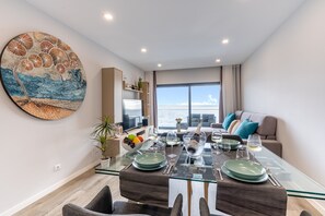  Dining room with sea view