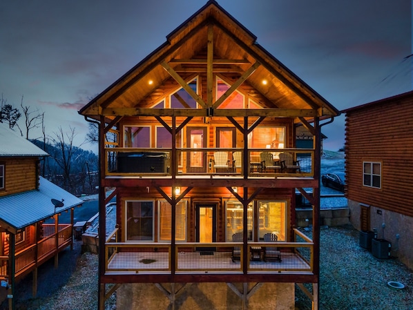Stunning cabin with views from two balconies!