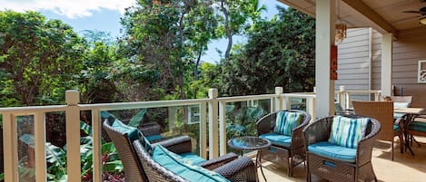 Privacy guaranteed on the lanai! No golfers yelling fore or pool noise.