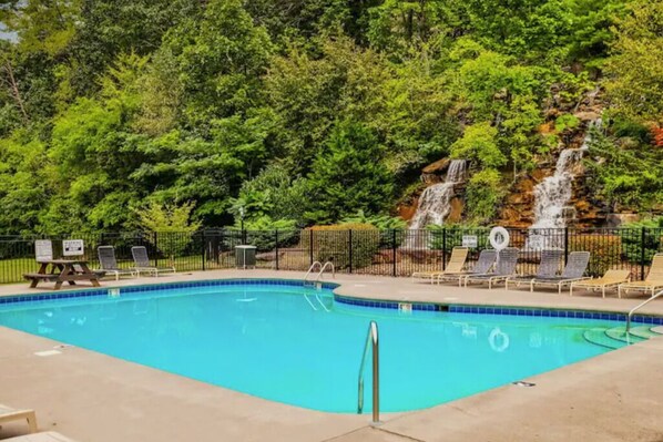 Outdoor pool is only open from Memorial Day weekend to Labor Day weekend.