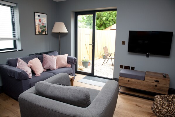 Open plan living/kitchen/dining area