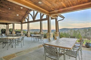 Community Clubhouse w/ Golf Course Views