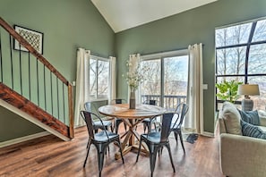 Dining Area | Mountain Views