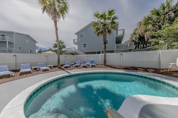 Beautiful In Ground Pool- Heating Optional- Plenty of chaise lounges