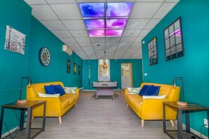 Salon (1)