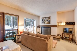 Home Decor, Indoors, Furniture, Living Room, Screen