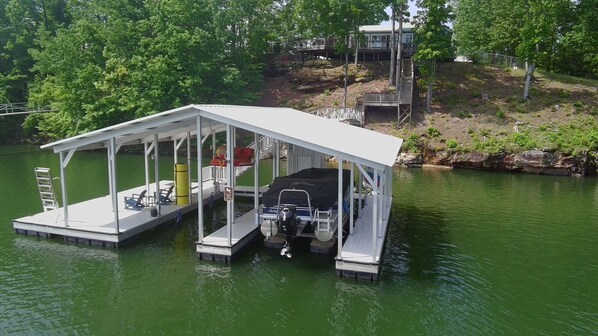 Bring your boat or rent Barney's pontoon boat.