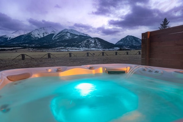 Day or night, this hot tub is exactly where you want to be for peace and relaxation