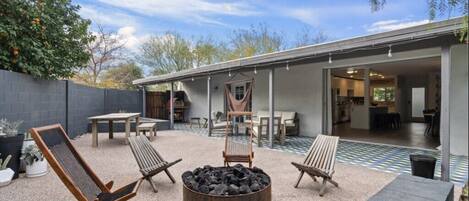 outdoor dinner's under the citrus trees