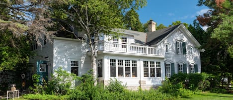 Front view of Anderson House