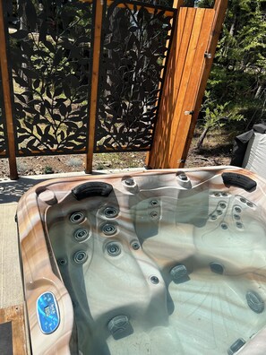 Bain à remous extérieur