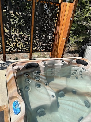 Bain à remous extérieur