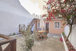 Private Terrace (2)