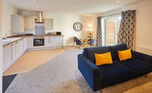 West Cliff Retreat, Whitby - Host & Stay