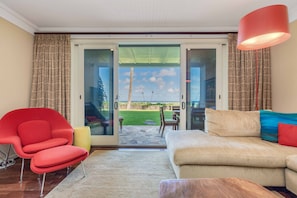 Easy access to lanai from the living room