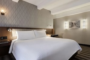 King Size Bed. Exact unit will be assigned upon arrival. Views, colors and decor may vary.