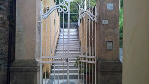 GroundFloor Grey Gate