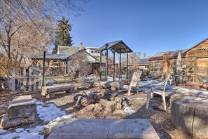 Shared Yard Space | Fire Pit w/ Seating