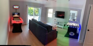 Bonus room with pullout couch, XBOX, Bubble Hockey & Bowling game. Fun for all!!