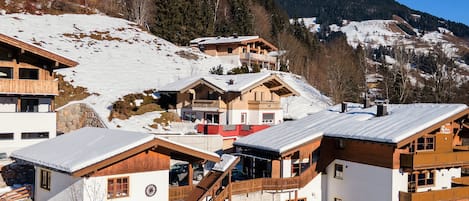 Außenseite Ferienhaus [Winter]