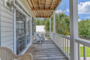Sea Breeze B (formerly Sea Therapy)