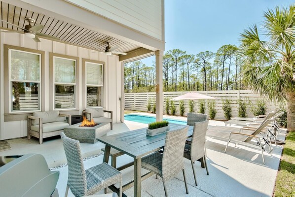 Outdoor dining