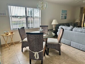 Dining Area (2)