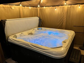 7 Person Hot tub to enjoy