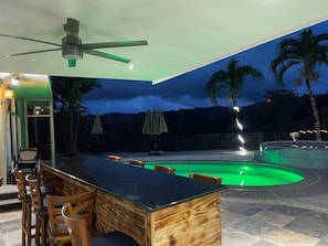 Poolside bar and lounge