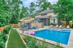 Backyard Oasis - Pool and Spa