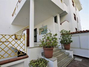 Außenseite Ferienhaus [Sommer]