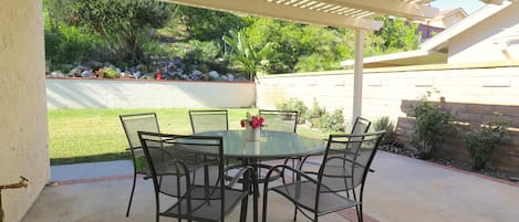 Private backyard and outdoor sitting area