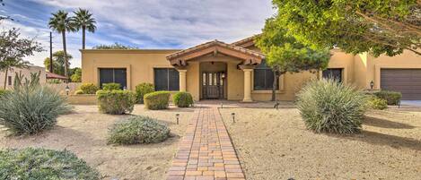 Tempe Vacation Rental | 4BR | 3BR | 2,725 Sq Ft | Step-Free Access