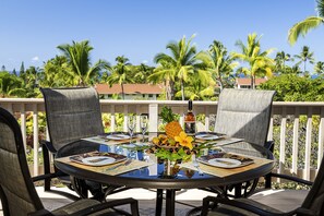 Enjoy your home prepared meals with a gorgeous Tropical backdrop