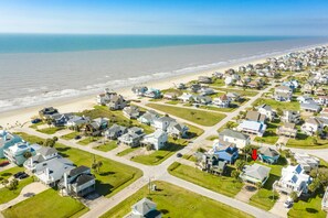 Short walk to the sand & surf - perfect for beachside budgets