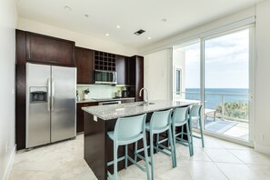 Grab a bite to eat or watch the family cook from the breakfast bar