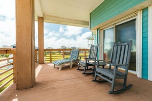 Enjoy Gulf views from the Upper level covered deck