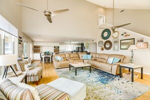 Large comfortable sectional with additional seating