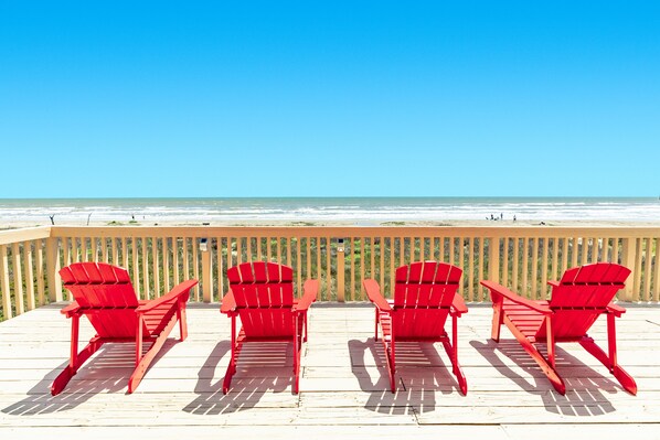 Unbeatable, panoramic beachfront Gulf views