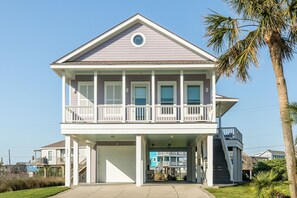 3rd row beachside home in Pirates Beach West