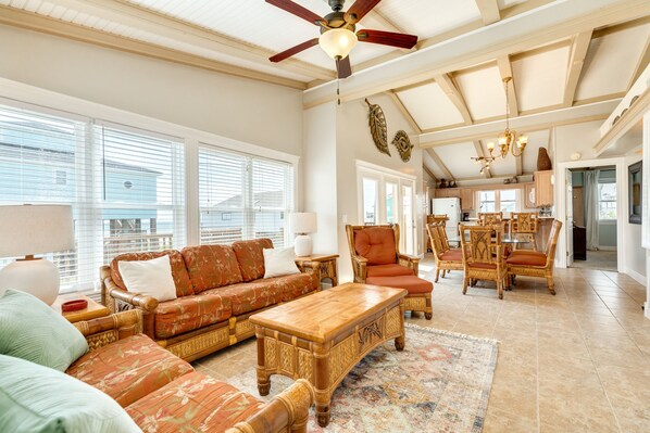 Inviting living area with Gulf view