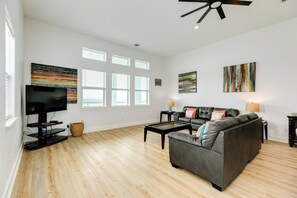 Enjoy family movie nights after a day in the surf and sun