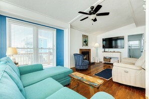 Cozy living area with abundant seating for the whole group