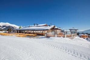 Außenseite Ferienhaus [Winter]