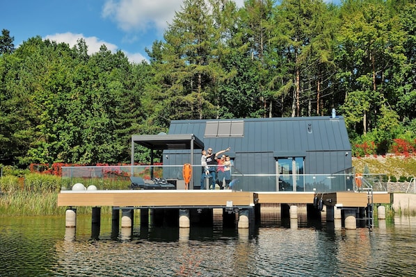 Außenseite Ferienhaus [Sommer]