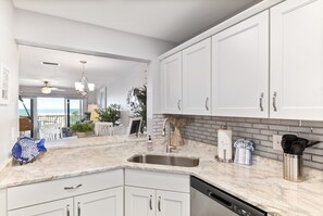 Brand new kitchen! Cabinets, granite counters & all cabinetry contents